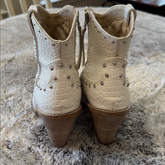 Sam Edelman Iris 2 Studded Western Boots White Croc Embossed Leather Women’s 10 - Picture 5 of 14
